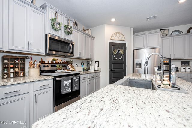 6452 Chickory Way, Ocean Springs, MS 39564