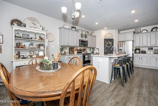 6452 Chickory Way, Ocean Springs, MS 39564