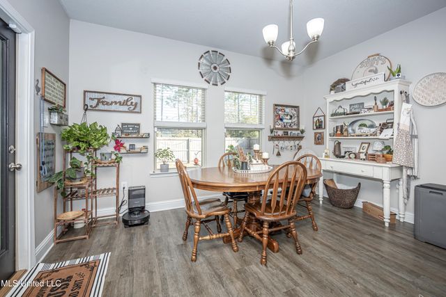 6452 Chickory Way, Ocean Springs, MS 39564