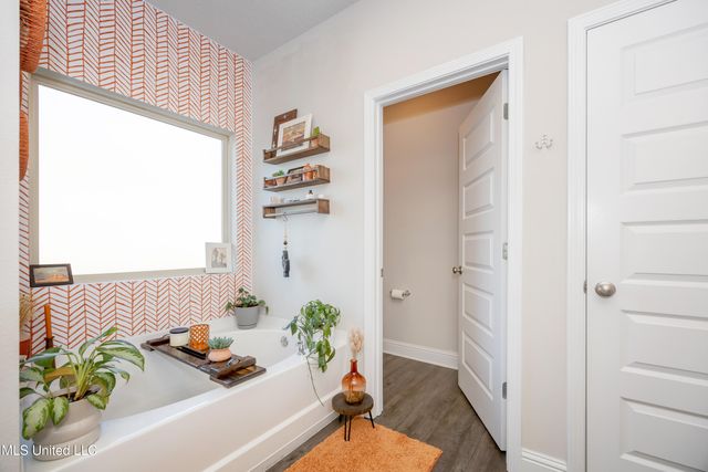 6452 Chickory Way, Ocean Springs, MS 39564