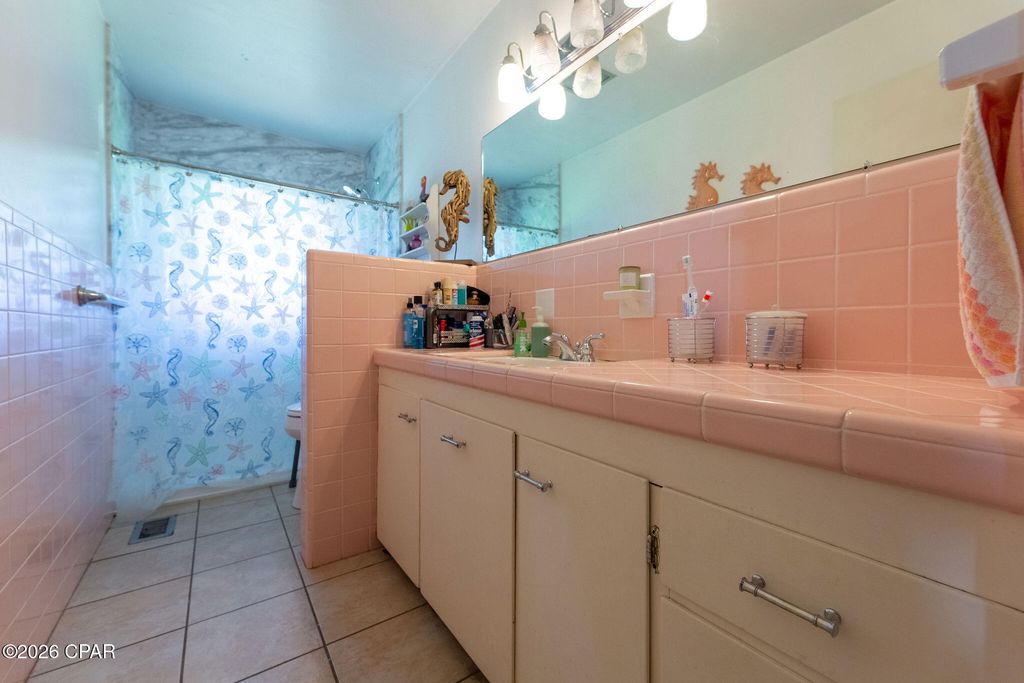 Image 11 of property listing at 405 Bay Shore Drive, Panama City Beach, FL 32407