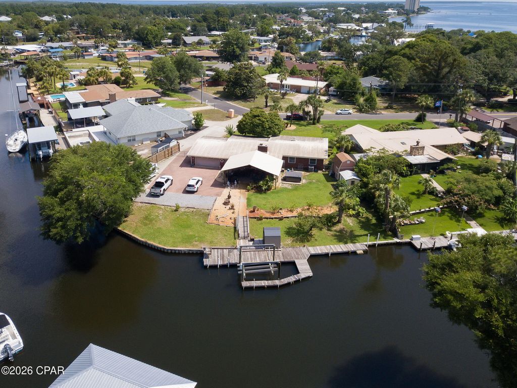 Image 37 of property listing at 405 Bay Shore Drive, Panama City Beach, FL 32407
