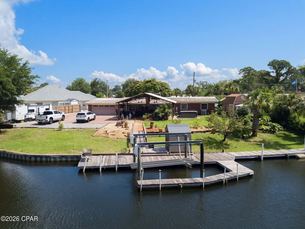 Image 42 of property listing at 405 Bay Shore Drive, Panama City Beach, FL 32407