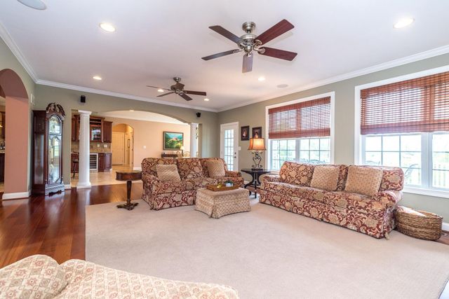 25 BRIDGETOWN PIKE, Feasterville Trevose, PA 19053