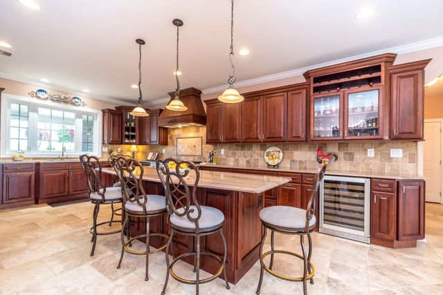 25 BRIDGETOWN PIKE, Feasterville Trevose, PA 19053