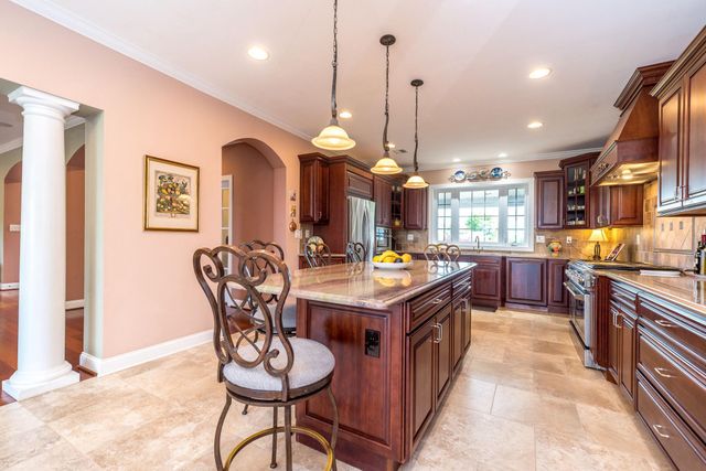 25 BRIDGETOWN PIKE, Feasterville Trevose, PA 19053