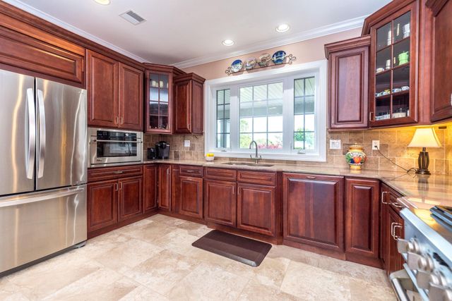 25 BRIDGETOWN PIKE, Feasterville Trevose, PA 19053
