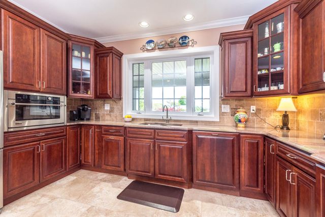 25 BRIDGETOWN PIKE, Feasterville Trevose, PA 19053