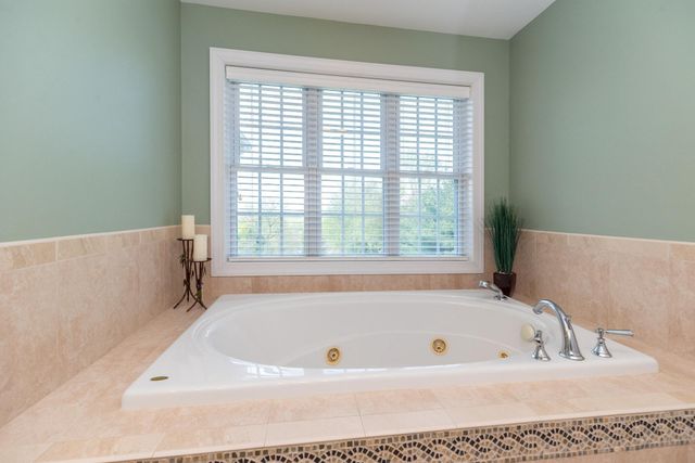 25 BRIDGETOWN PIKE, Feasterville Trevose, PA 19053