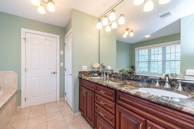 25 BRIDGETOWN PIKE, Feasterville Trevose, PA 19053