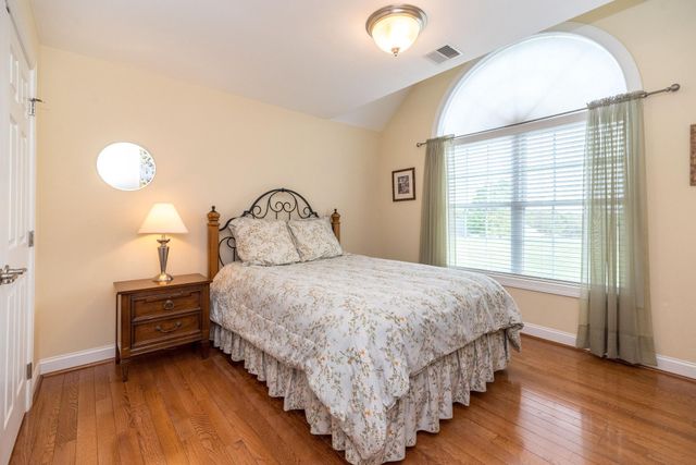 25 BRIDGETOWN PIKE, Feasterville Trevose, PA 19053