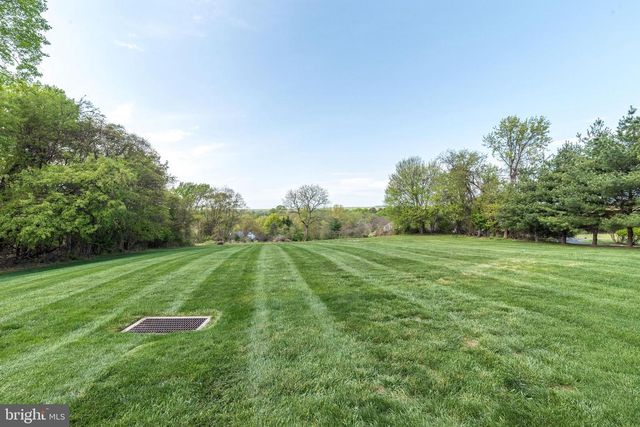 25 BRIDGETOWN PIKE, Feasterville Trevose, PA 19053