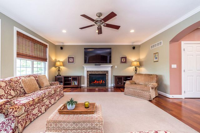 25 BRIDGETOWN PIKE, Feasterville Trevose, PA 19053