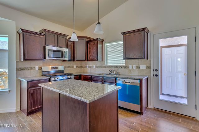 14345 Tobe Davis Drive Drive, Horizon City, TX 79928