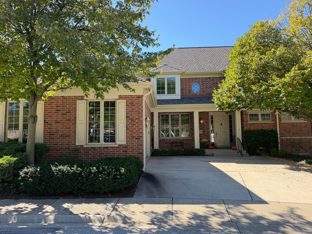 2060 Claridge Court, Northbrook, IL 60062 — exterior