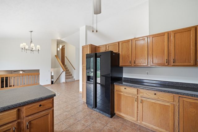 2211 Candlewick Drive SE, Poplar Grove, IL 61065