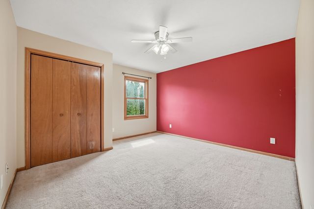 2211 Candlewick Drive SE, Poplar Grove, IL 61065