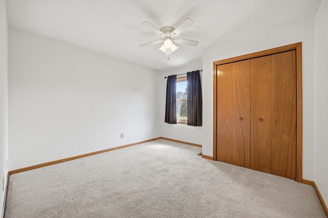 2211 Candlewick Drive SE, Poplar Grove, IL 61065