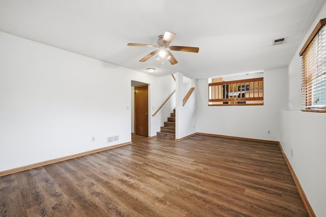 2211 Candlewick Drive SE, Poplar Grove, IL 61065