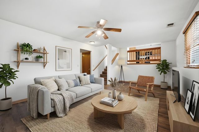 2211 Candlewick Drive SE, Poplar Grove, IL 61065