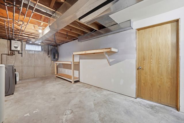 2211 Candlewick Drive SE, Poplar Grove, IL 61065