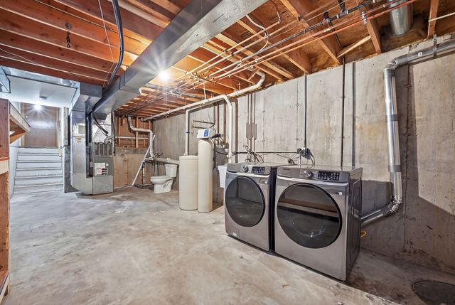 2211 Candlewick Drive SE, Poplar Grove, IL 61065