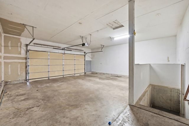 2211 Candlewick Drive SE, Poplar Grove, IL 61065