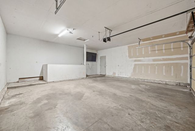 2211 Candlewick Drive SE, Poplar Grove, IL 61065