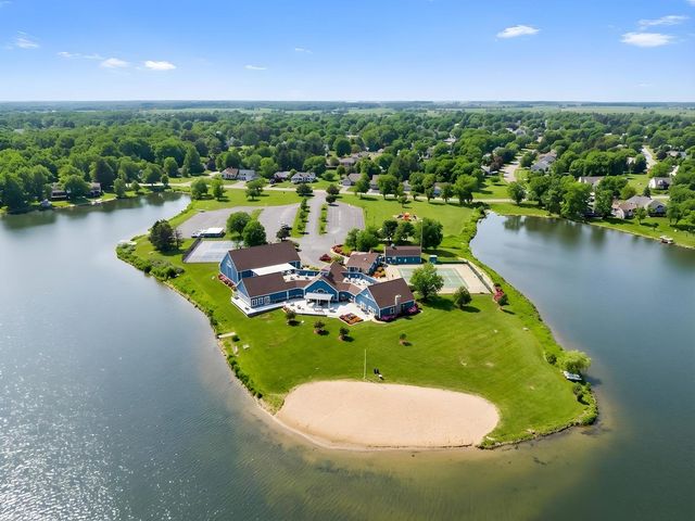 2211 Candlewick Drive SE, Poplar Grove, IL 61065