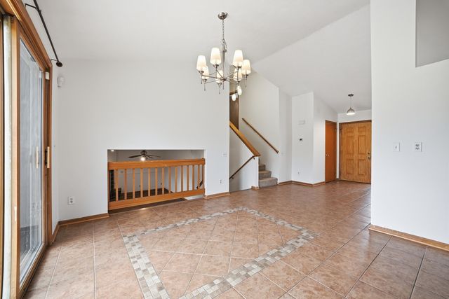 2211 Candlewick Drive SE, Poplar Grove, IL 61065