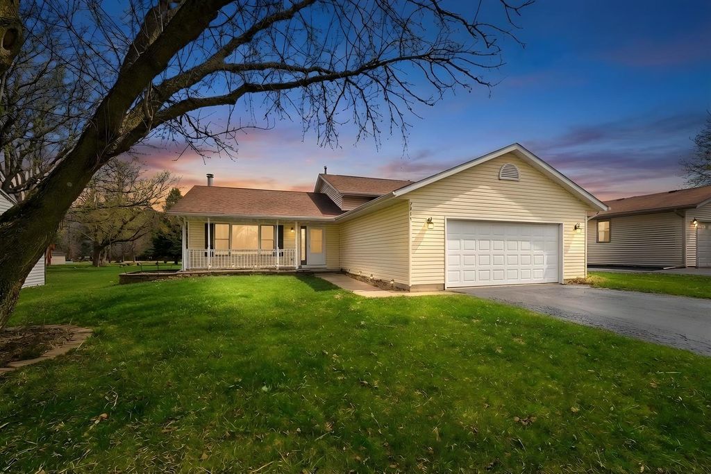 2211 Candlewick Drive SE, Poplar Grove, IL 61065