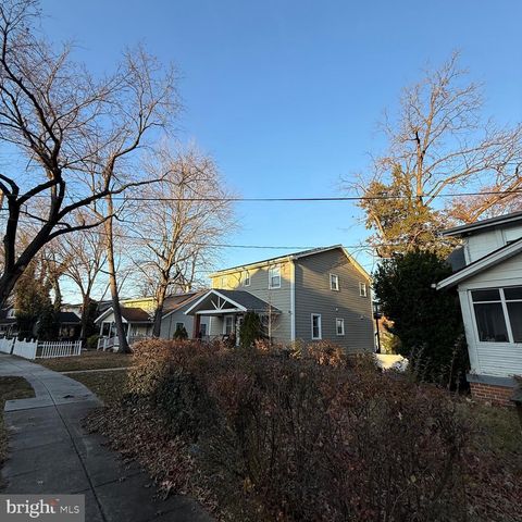 2137 30TH ST NE, Washington, DC 20018