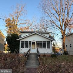 2137 30TH ST NE, Washington, DC 20018