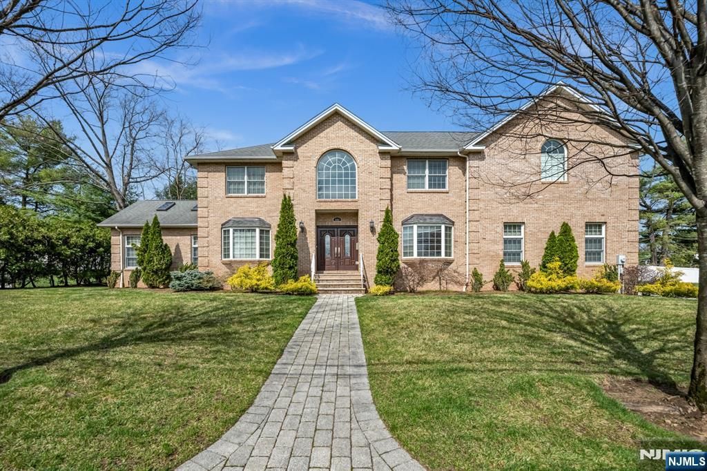 683 Victoria Avenue, Paramus, NJ 07652