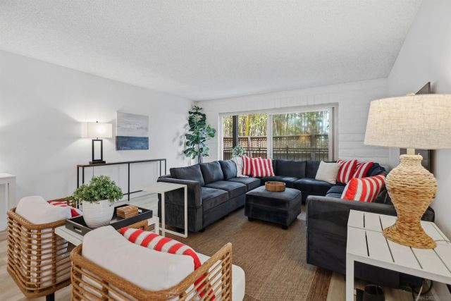 933 D Avenue, Coronado, CA 92118