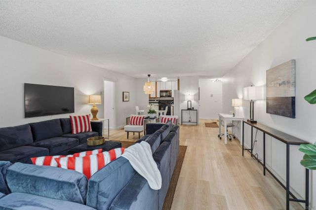 933 D Avenue, Coronado, CA 92118