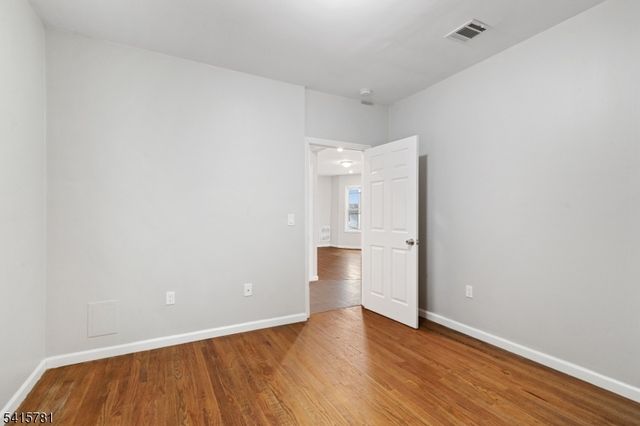 543 N Grove St, East Orange City, NJ 07017