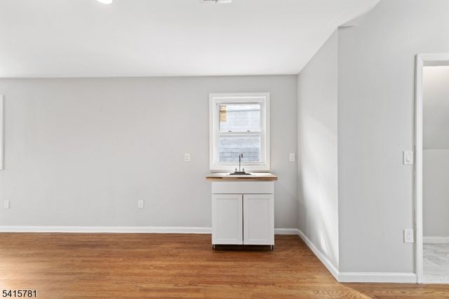 543 N Grove St, East Orange City, NJ 07017