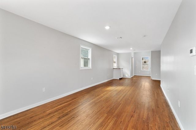 543 N Grove St, East Orange City, NJ 07017