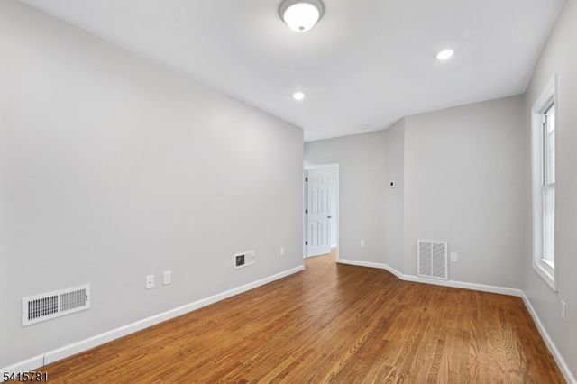 543 N Grove St, East Orange City, NJ 07017