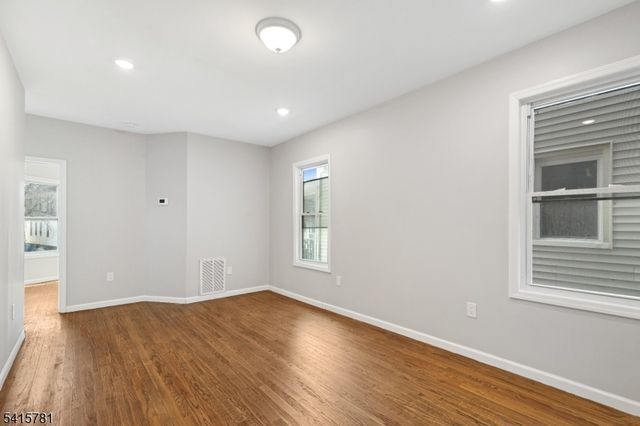 543 N Grove St, East Orange City, NJ 07017