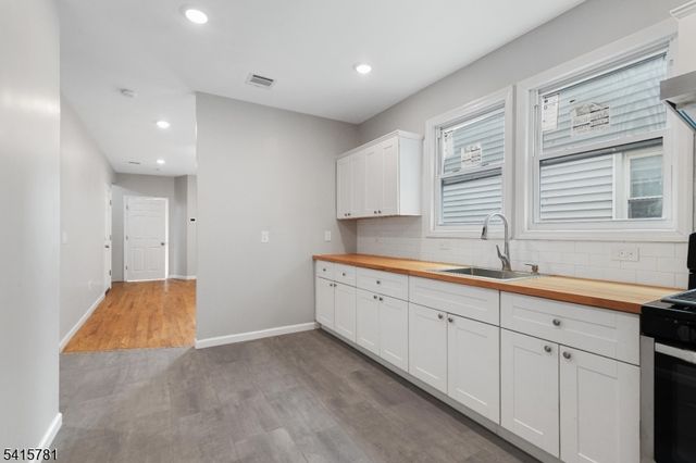 543 N Grove St, East Orange City, NJ 07017