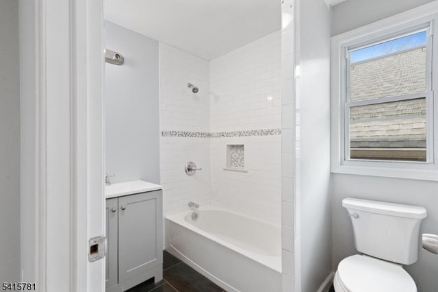 543 N Grove St, East Orange City, NJ 07017