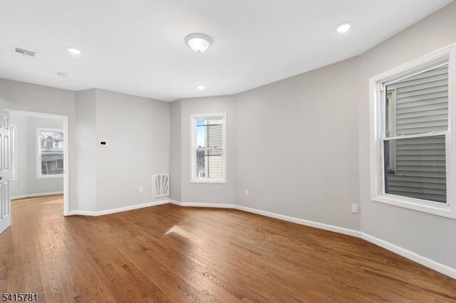 543 N Grove St, East Orange City, NJ 07017