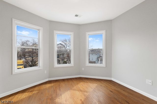 543 N Grove St, East Orange City, NJ 07017