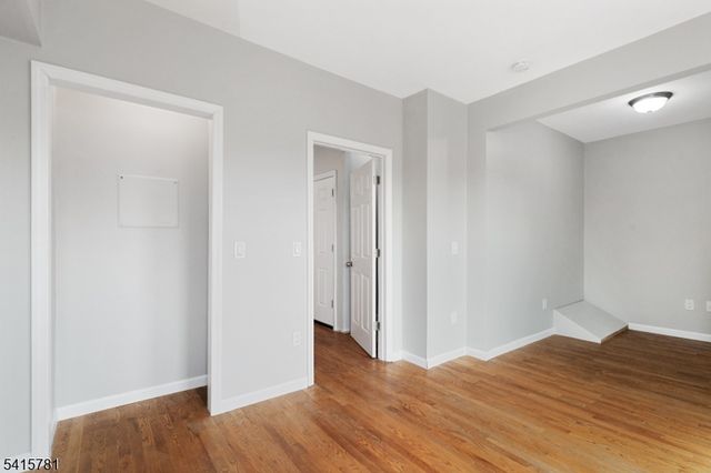 543 N Grove St, East Orange City, NJ 07017