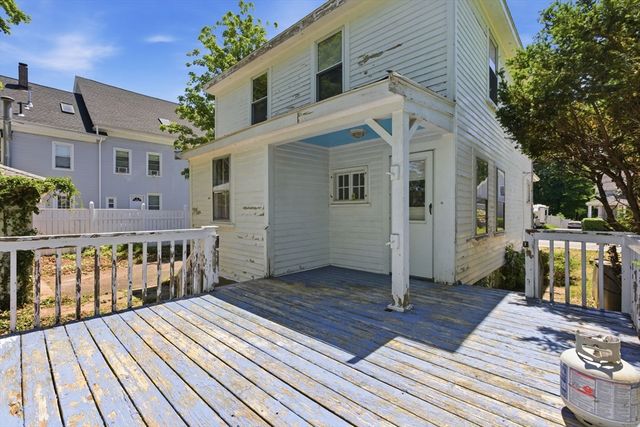 96 Union St, Holbrook, MA 02343