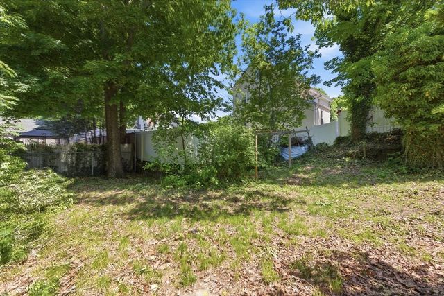 96 Union St, Holbrook, MA 02343