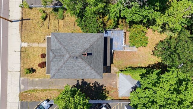 96 Union St, Holbrook, MA 02343