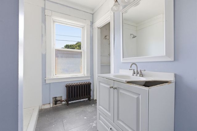 96 Union St, Holbrook, MA 02343